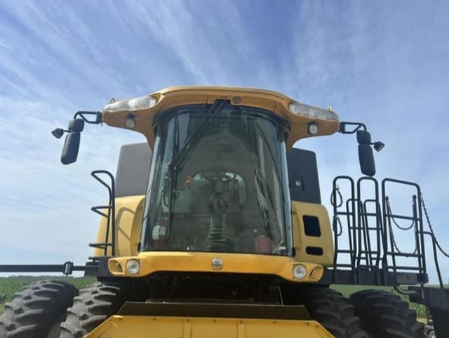 Image of New Holland CR9060 equipment image 3
