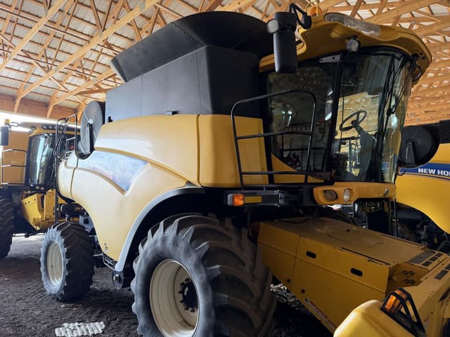 Image of New Holland CR9060 equipment image 3