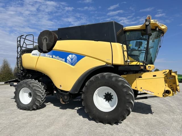 Image of New Holland CR9070 equipment image 1