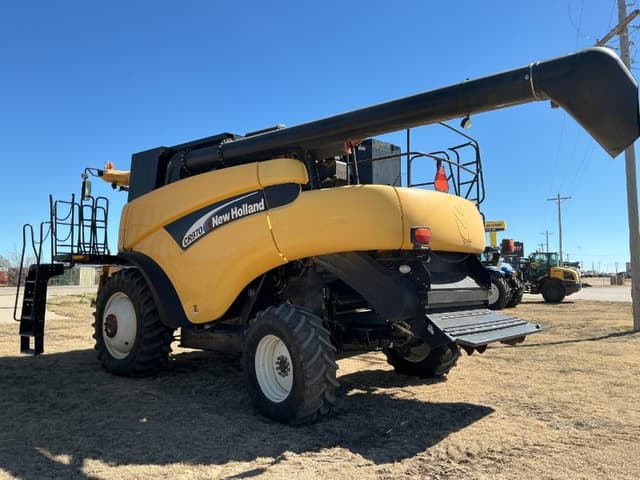 Image of New Holland CR970 equipment image 4