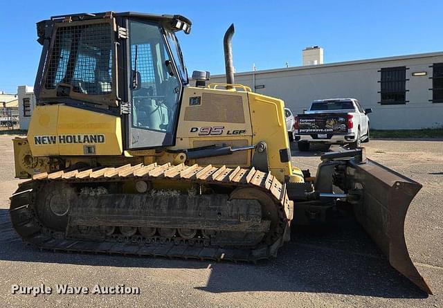 Image of New Holland D95 equipment image 3