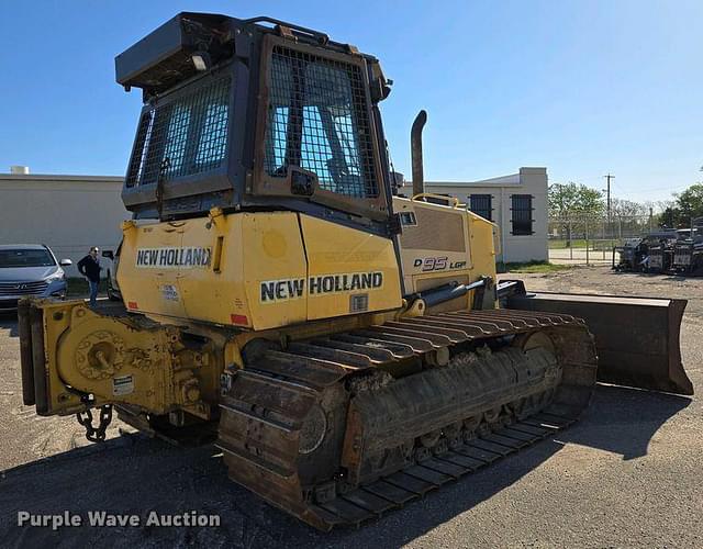 Image of New Holland D95 equipment image 4