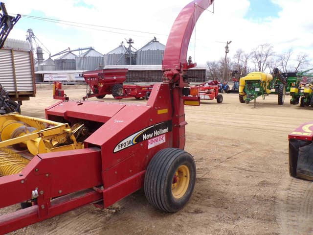 Image of New Holland FP230 equipment image 3