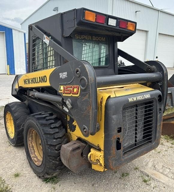 Image of New Holland L150 equipment image 4
