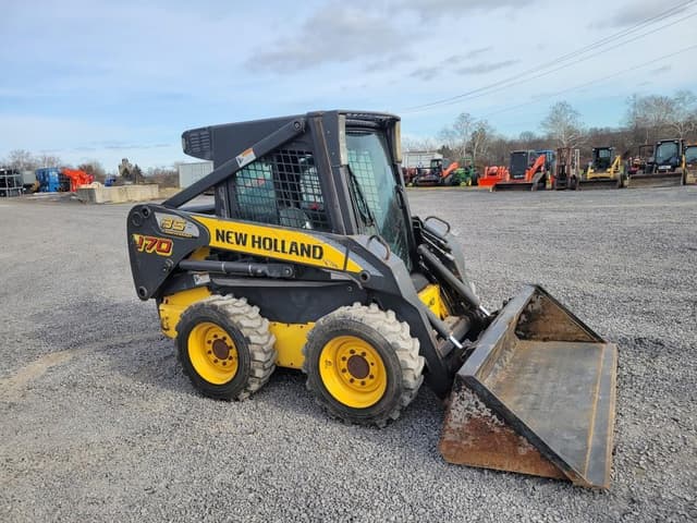 Image of New Holland L170 equipment image 3