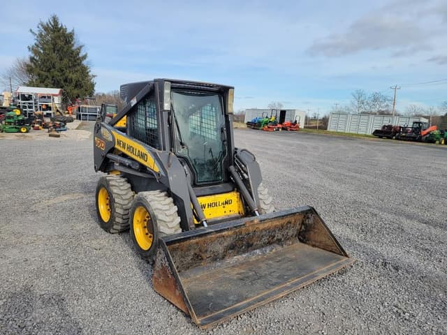 Image of New Holland L170 equipment image 2