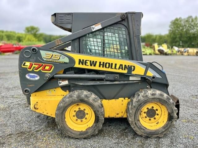 Image of New Holland L170 equipment image 3