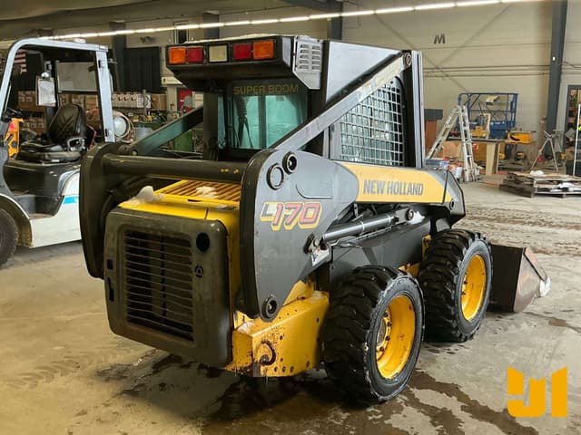 Image of New Holland L170 equipment image 4
