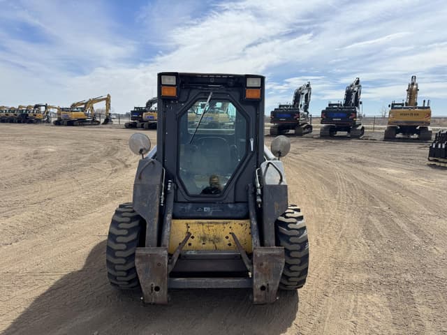 Image of New Holland L175 equipment image 3