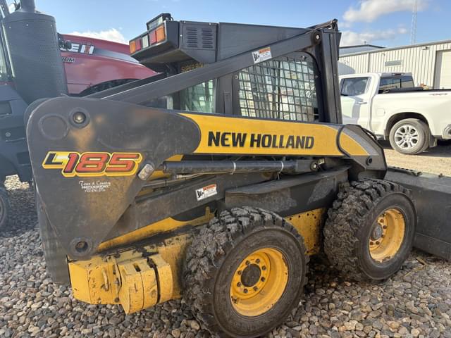 Image of New Holland L185 equipment image 4