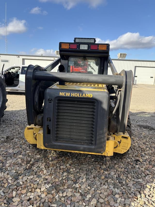 Image of New Holland L185 equipment image 3