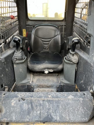 Main image New Holland L185