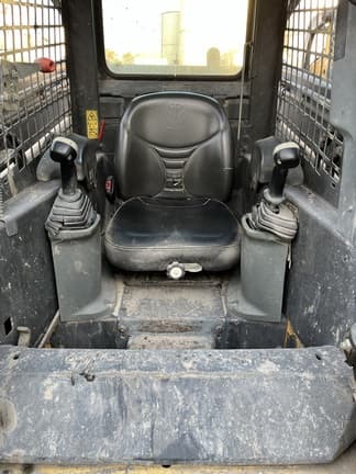 Main image New Holland L185