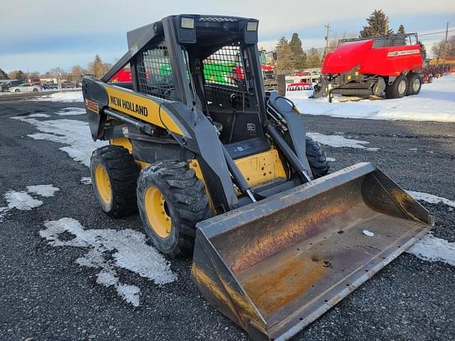 Image of New Holland L185 equipment image 3