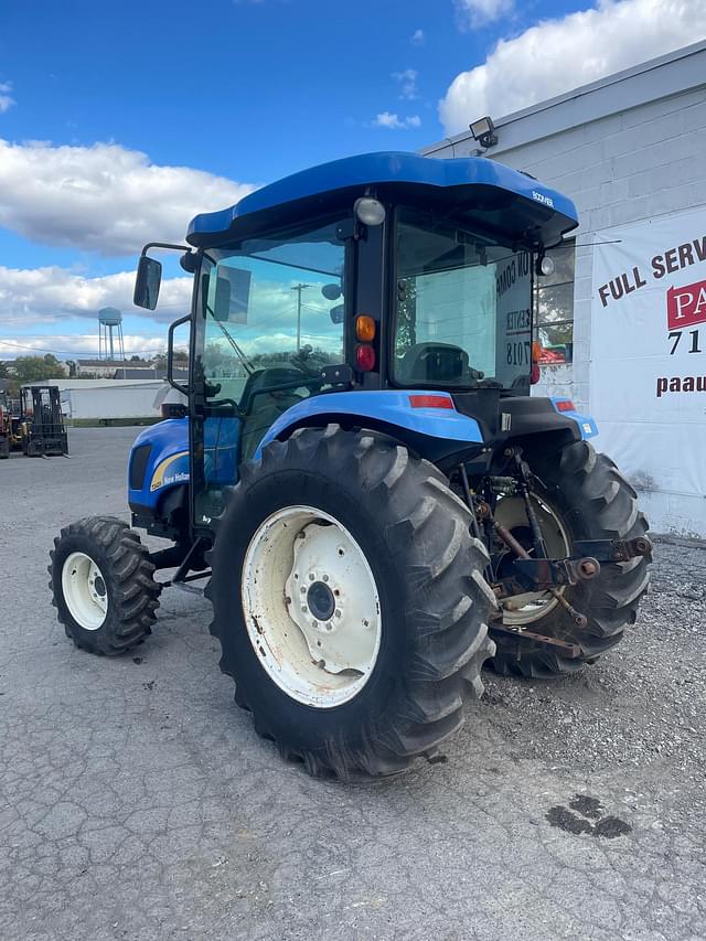 Image of New Holland T2420 equipment image 3