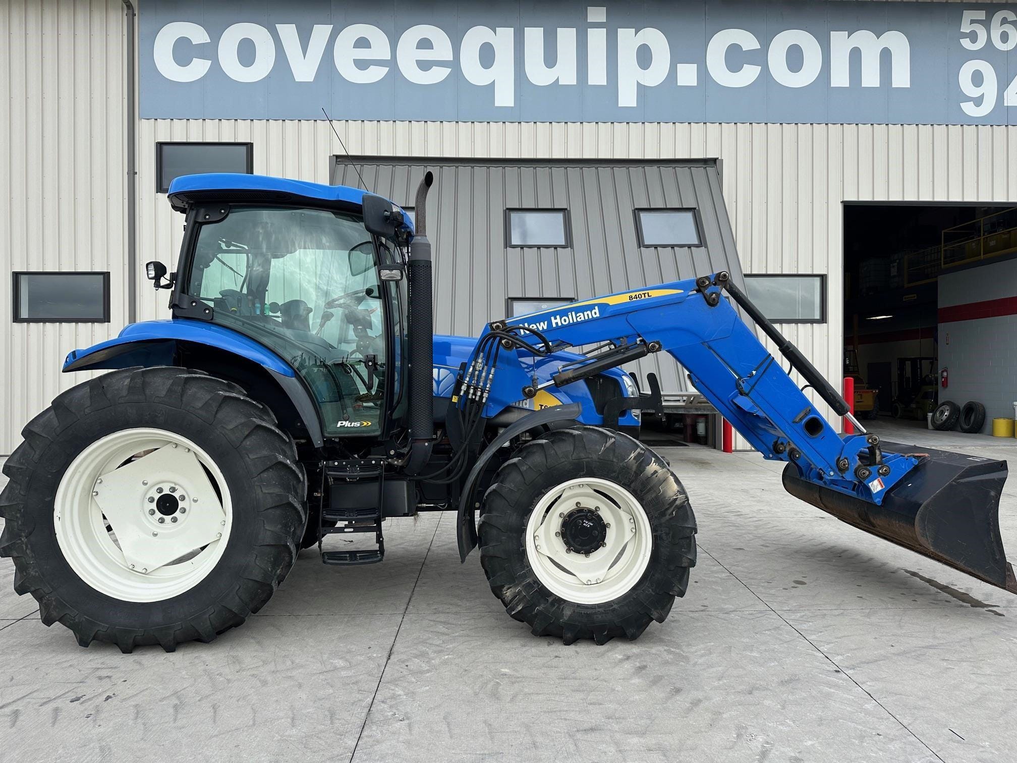 2007 New Holland T6030 Equipment Image0