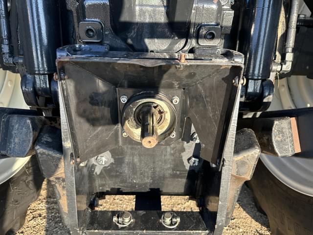 Image of New Holland T7040 equipment image 4