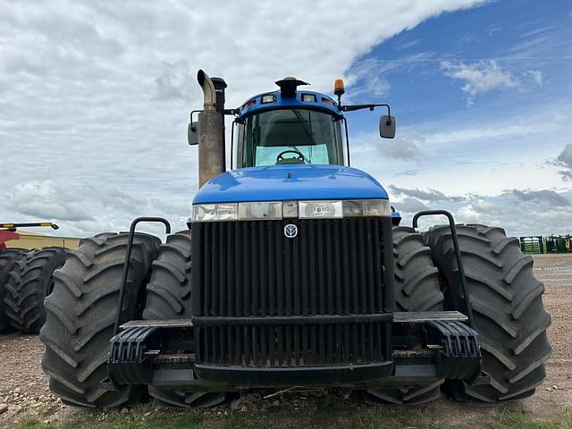 Image of New Holland T9060 equipment image 2