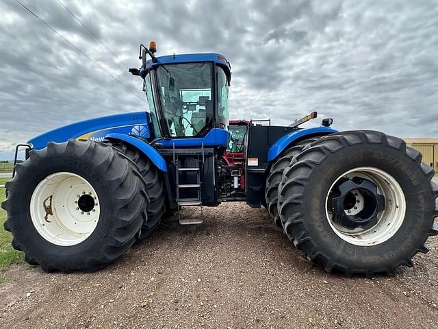 Image of New Holland T9060 equipment image 4