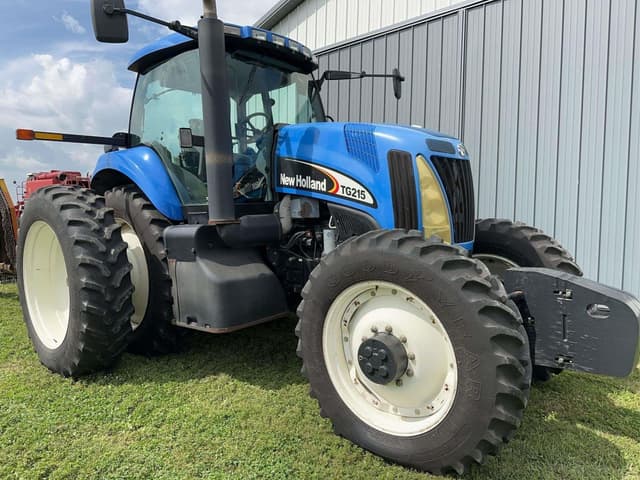 Image of New Holland TG215 equipment image 4