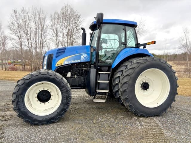 Image of New Holland TG215 equipment image 2