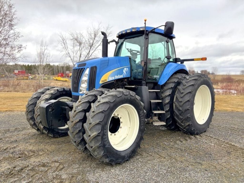 2007 New Holland TG215 Equipment Image0