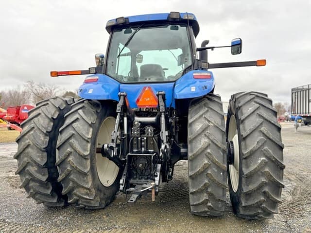 Image of New Holland TG215 equipment image 4
