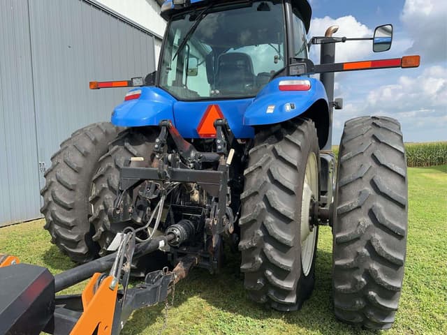 Image of New Holland TG215 equipment image 3