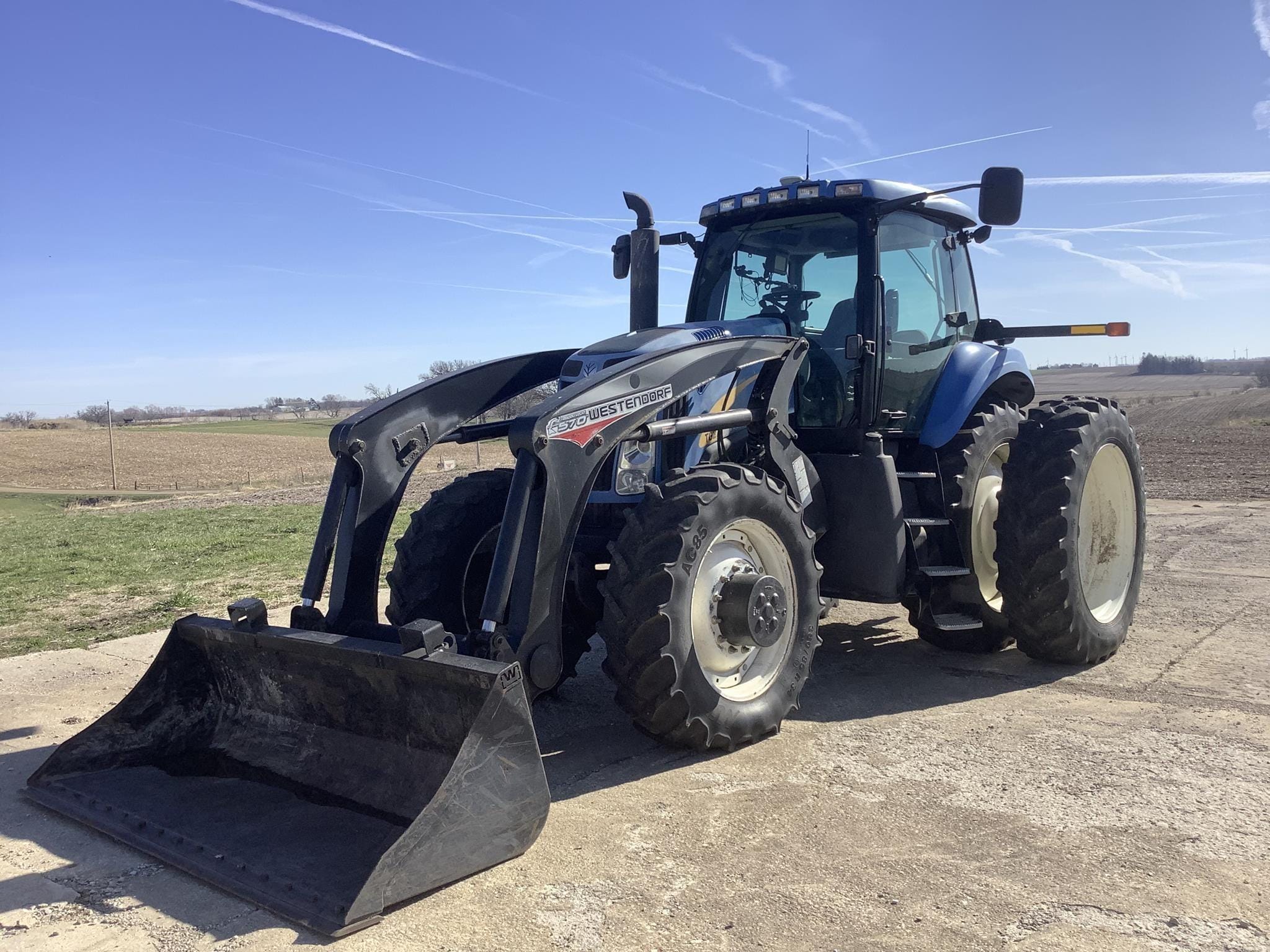 2007 New Holland TG275 Equipment Image0