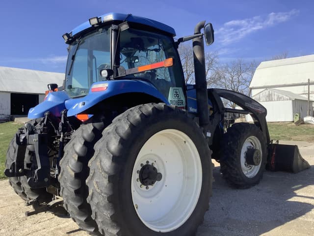 Image of New Holland TG275 equipment image 2