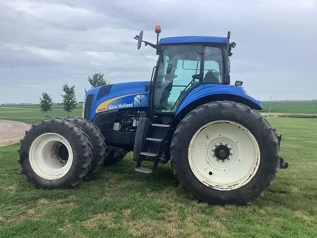 Image of New Holland TG275 equipment image 3