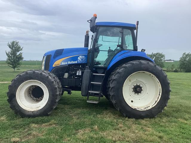 Image of New Holland TG275 equipment image 2