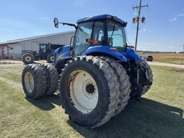 Image of New Holland TG305 equipment image 2
