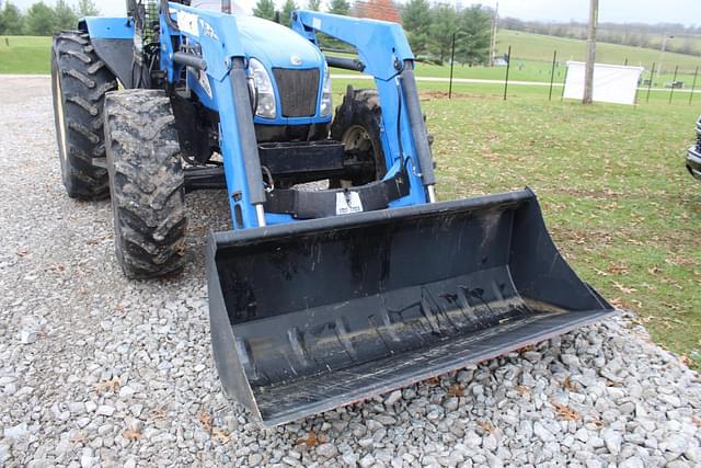 Image of New Holland TL100A equipment image 3