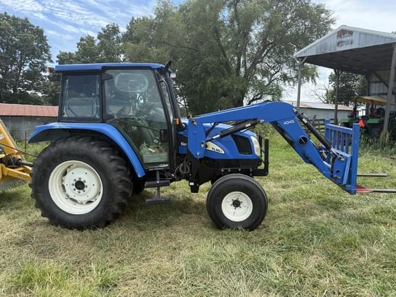 Image of New Holland TL80A equipment image 3