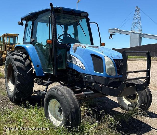 Image of New Holland TL80A equipment image 2