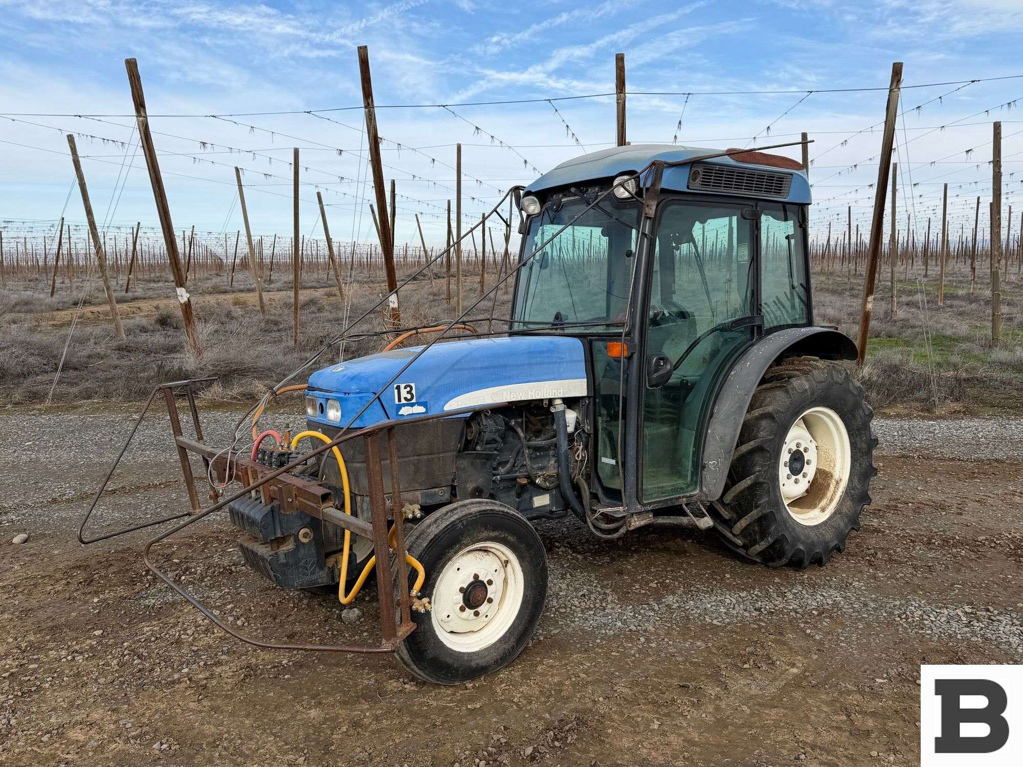 2007 New Holland TN85FA Equipment Image0