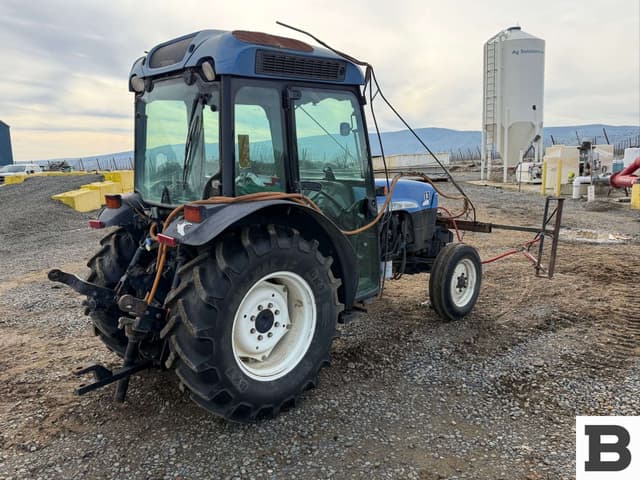 Image of New Holland TN85FA equipment image 4
