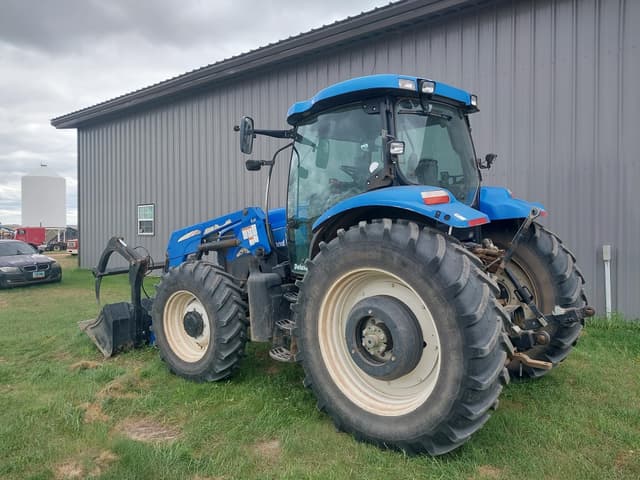 Image of New Holland TS135A equipment image 1