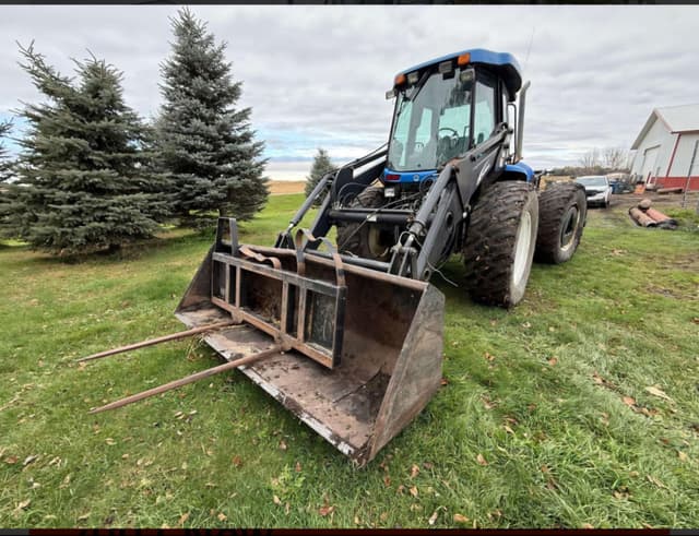 Image of New Holland TV145 equipment image 2