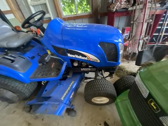 Image of New Holland TZ25DA equipment image 4