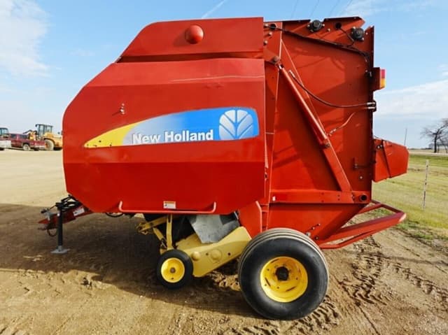 Image of New Holland BR7090 equipment image 4