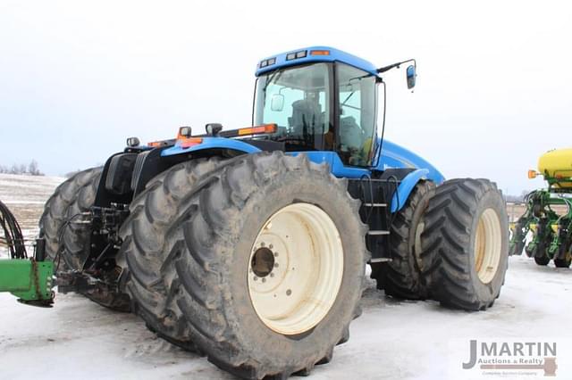 Image of New Holland T9040 equipment image 2