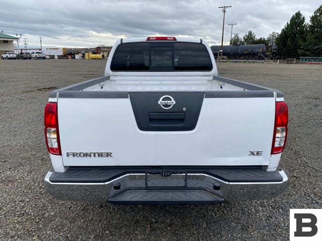 Image of Nissan Frontier equipment image 3