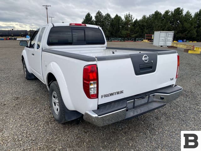 Image of Nissan Frontier equipment image 2