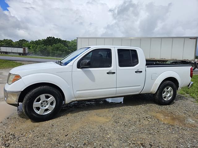 Image of Nissan Frontier equipment image 4