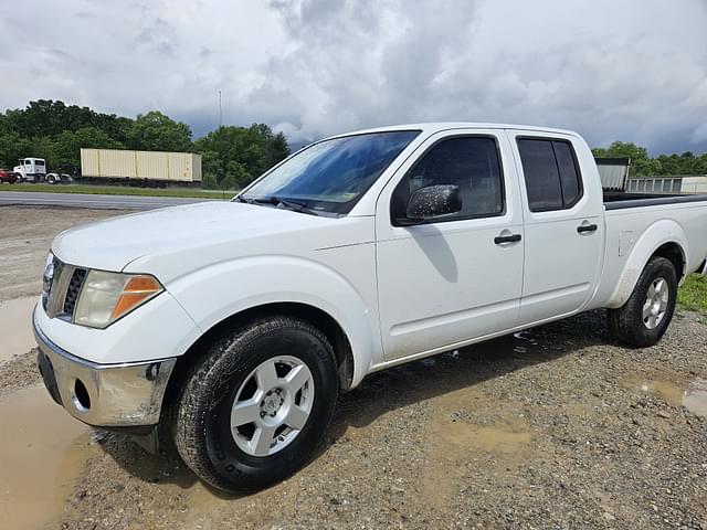 Image of Nissan Frontier equipment image 2