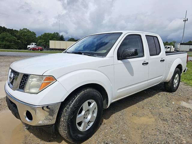 Image of Nissan Frontier equipment image 1