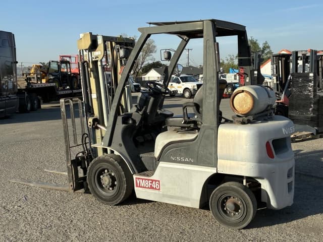 Image of Nissan 50 equipment image 3