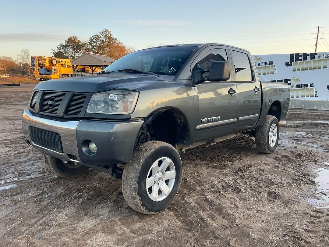 Image of Nissan Titan Primary image